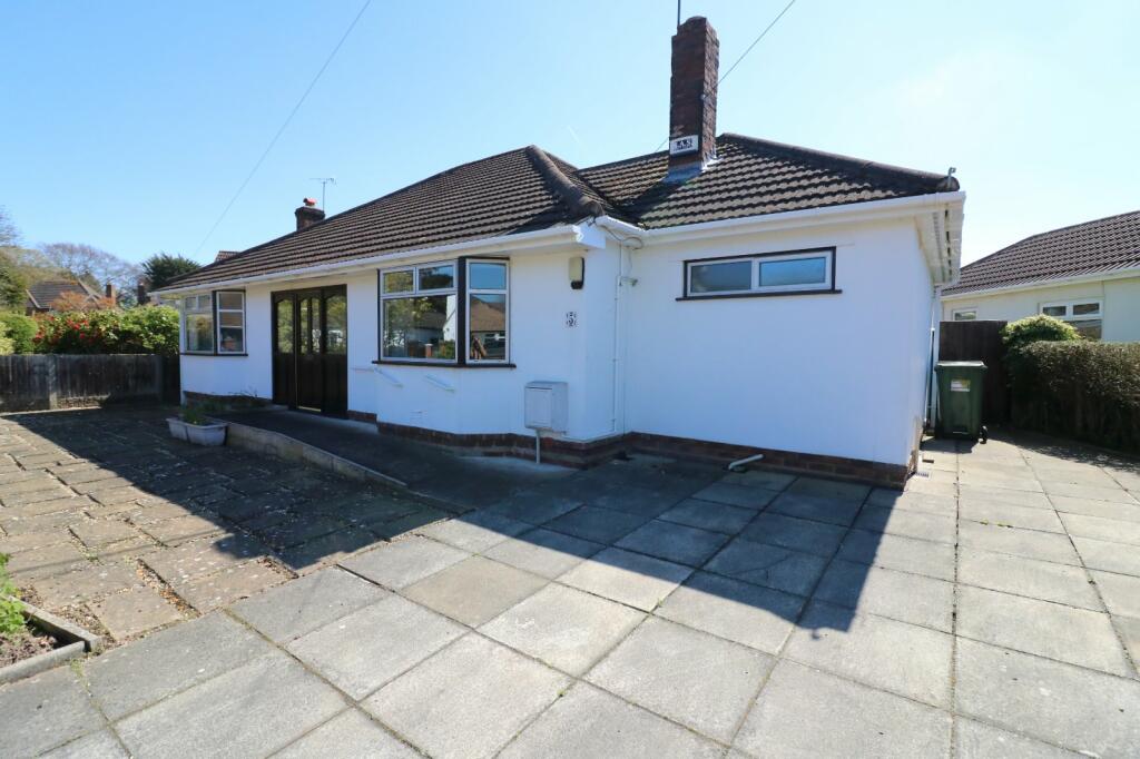 3 bedroom bungalow for sale in Hillcrest Drive, Little Sutton