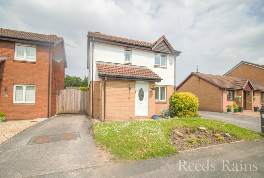 3 bedroom detached house for sale in Crofters Heath, Great Sutton