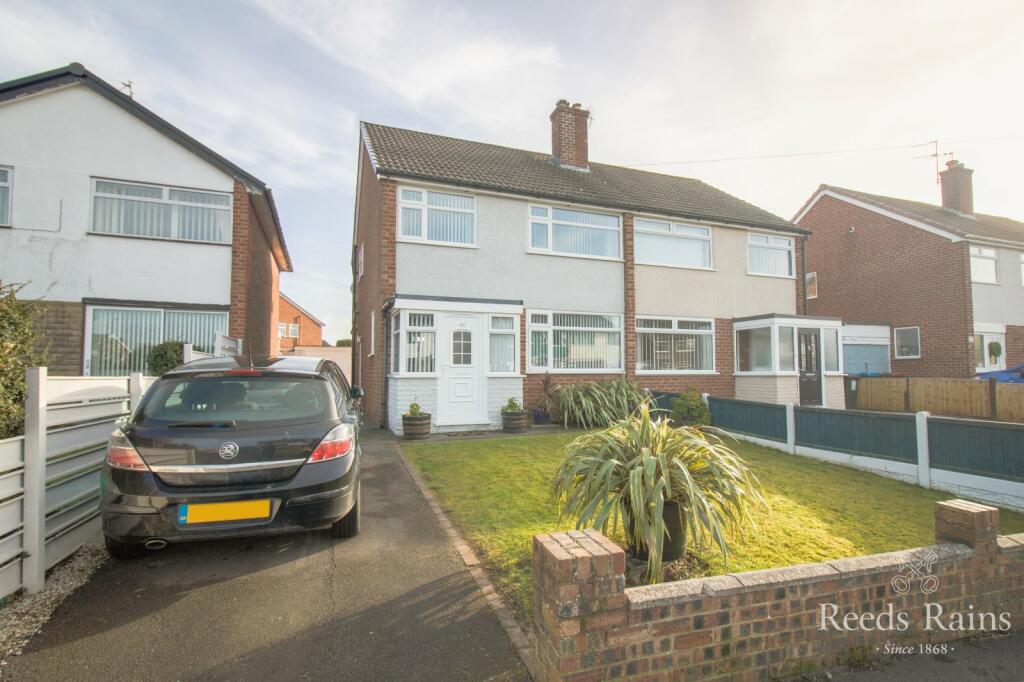 3 bedroom semidetached house for sale in Windways, Little Sutton