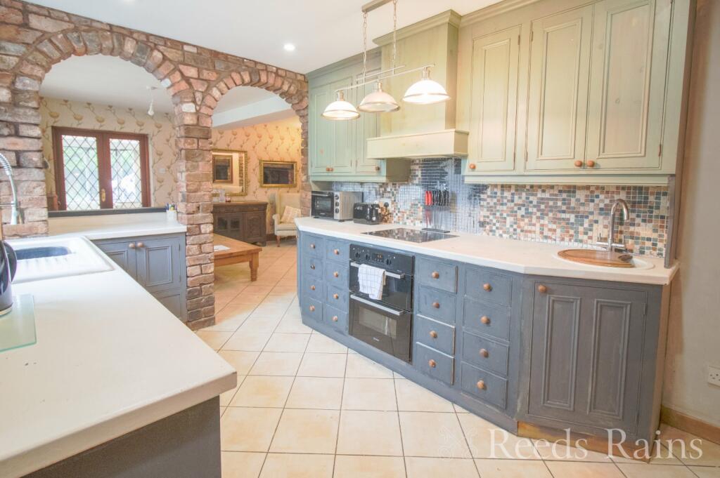 Additional property image - Welsh Road, Ledsham, Ellesmere Port, Cheshire, CH66