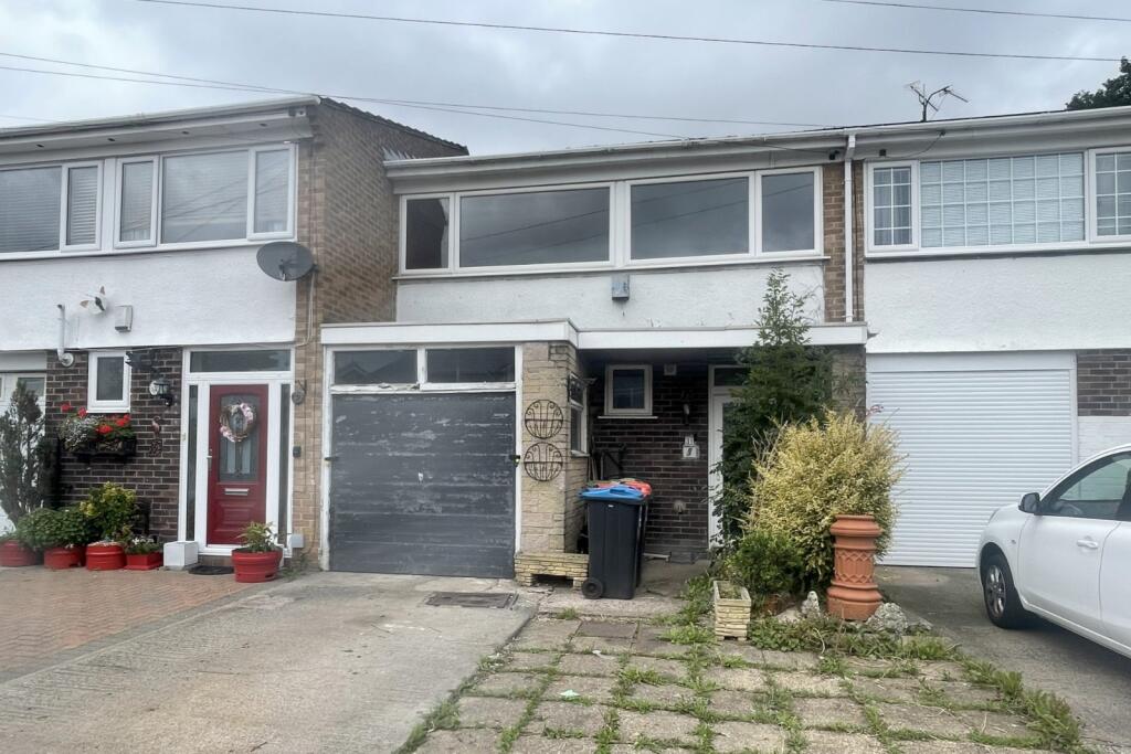 Main image of property: Links Avenue, Little Sutton, Ellesmere Port, Cheshire, CH66