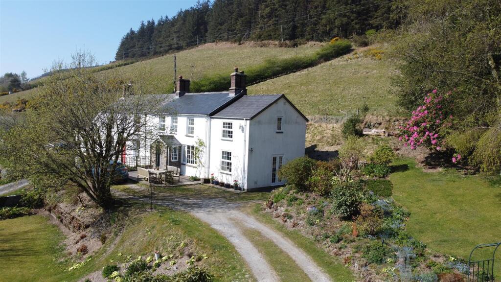 Main image of property: Cwmsymlog