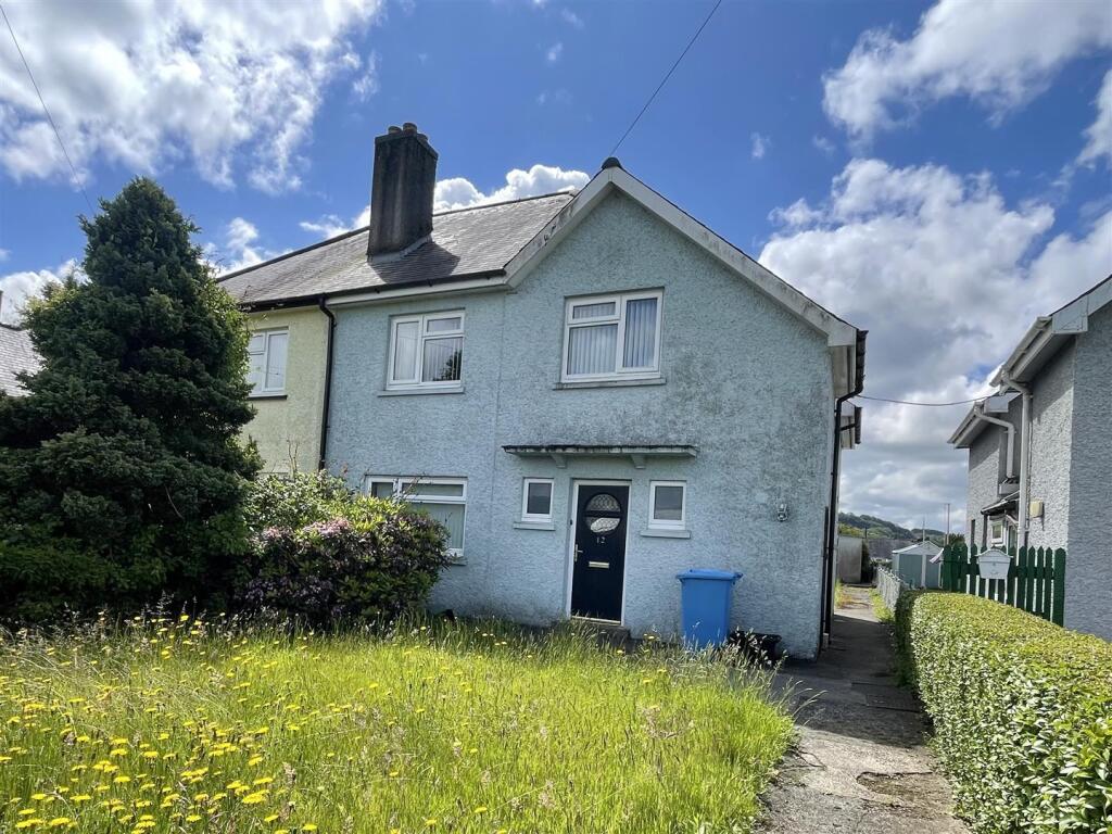 3 bedroom semi-detached house