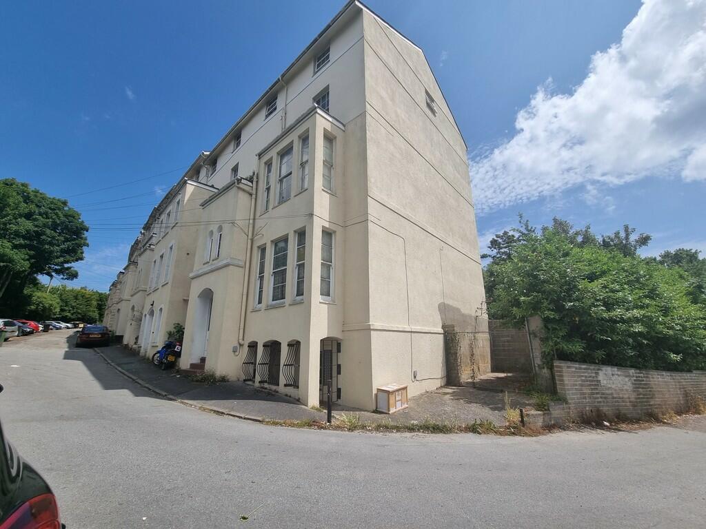 2 bedroom ground floor flat for sale in Barnpark Terrace, Teignmouth, TQ14