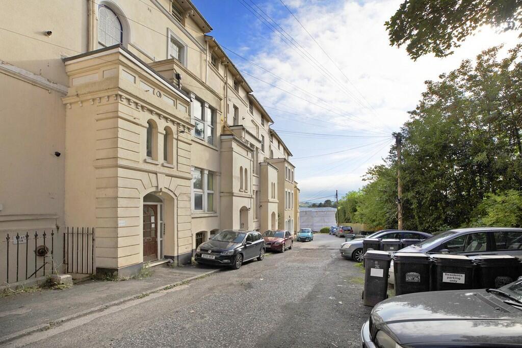 2 bedroom apartment for sale in Barnpark Terrace, Teignmouth, TQ14