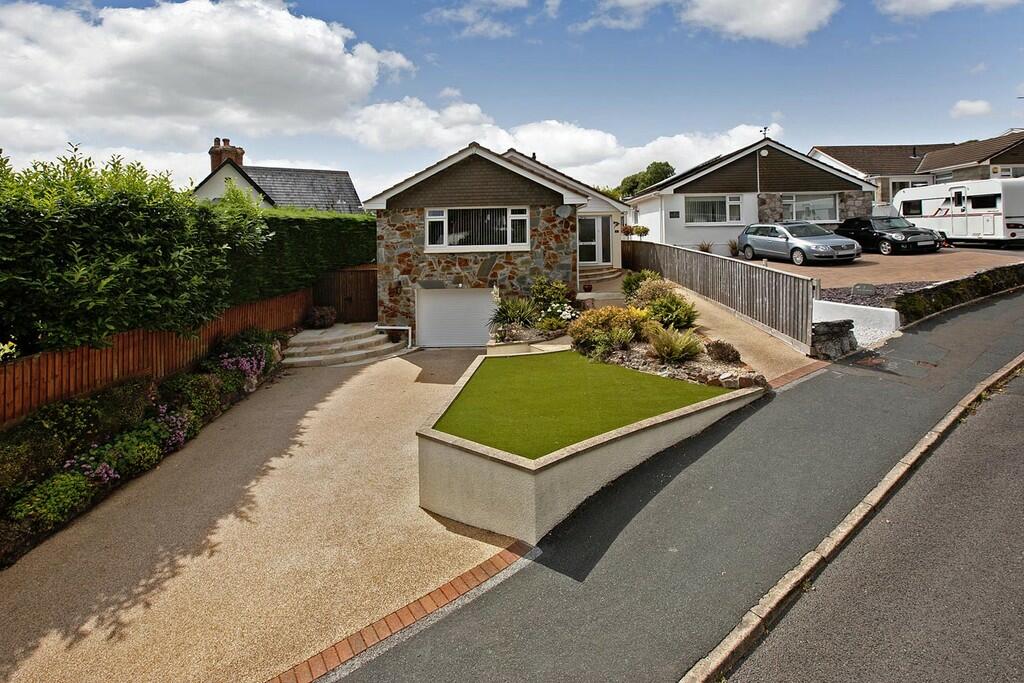 2 bedroom detached bungalow for sale in The Orchard, TQ14