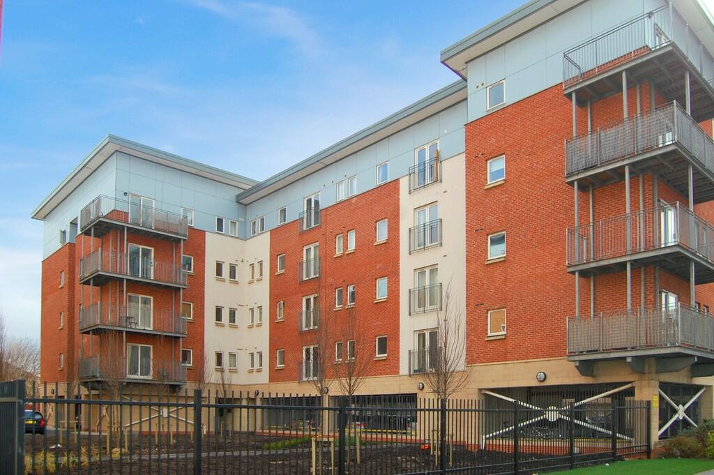 2 bedroom apartment for sale in Elmira Way, Salford, M5