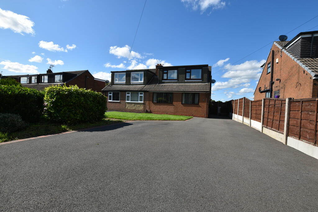 4 bedroom semidetached bungalow for sale in Ennerdale Close, Little
