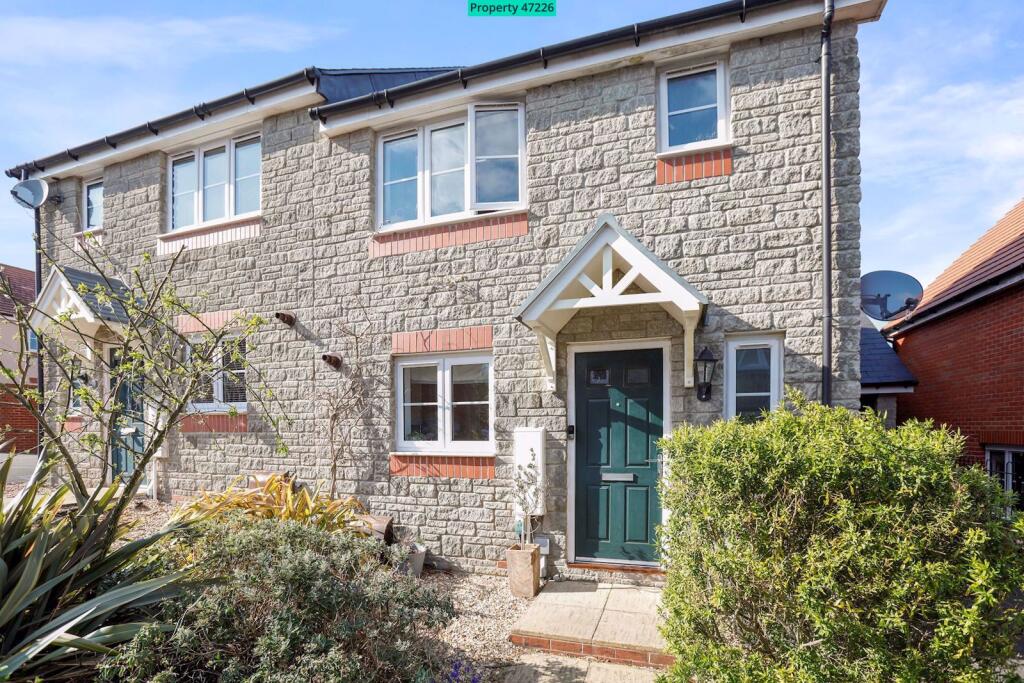 Main image of property: 61 Sentrys Orchard, Exminster, Exeter, EX6