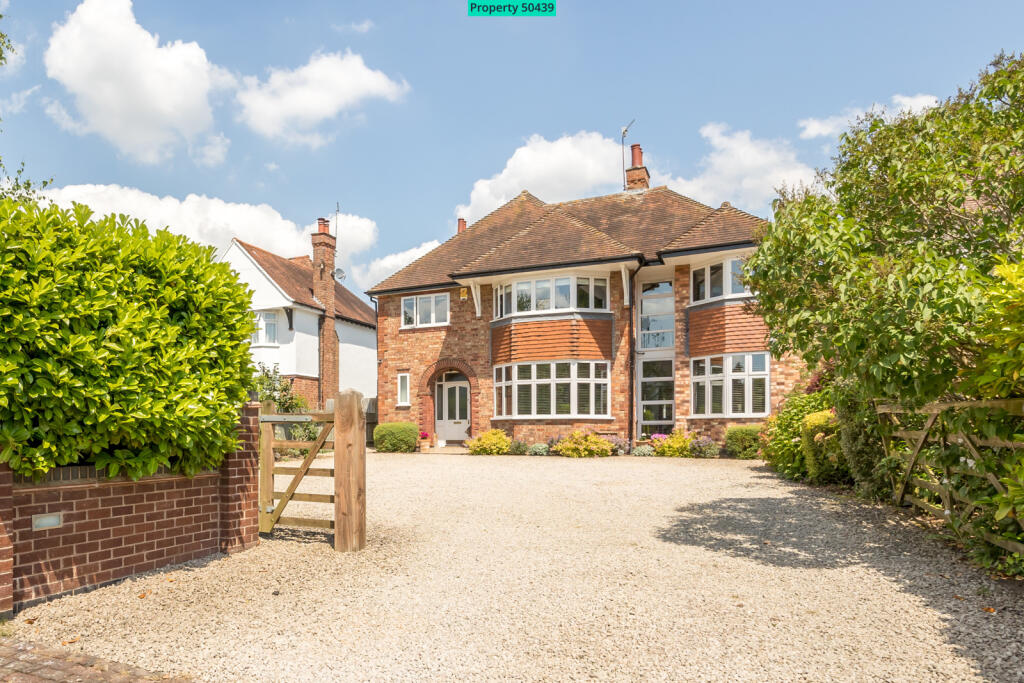 Main image of property: Banbury Road, Stratford-upon-Avon, CV37