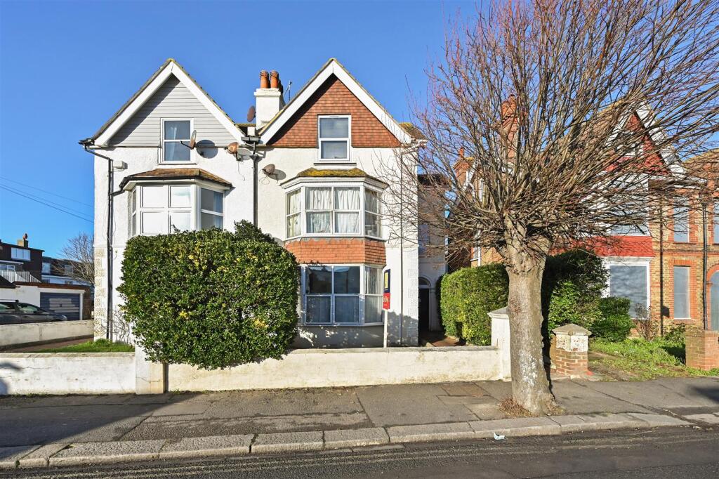 Main image of property: Nyewood Lane, Bognor Regis