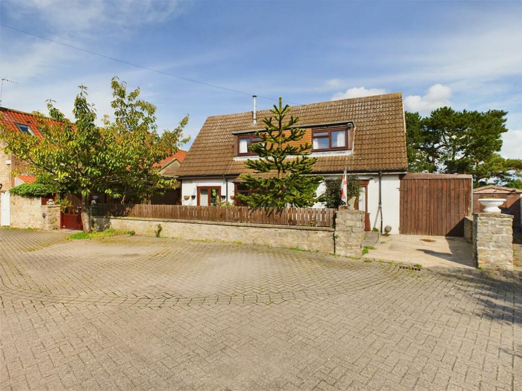 3 bedroom link detached house for sale in Mill Bungalows, Catterick