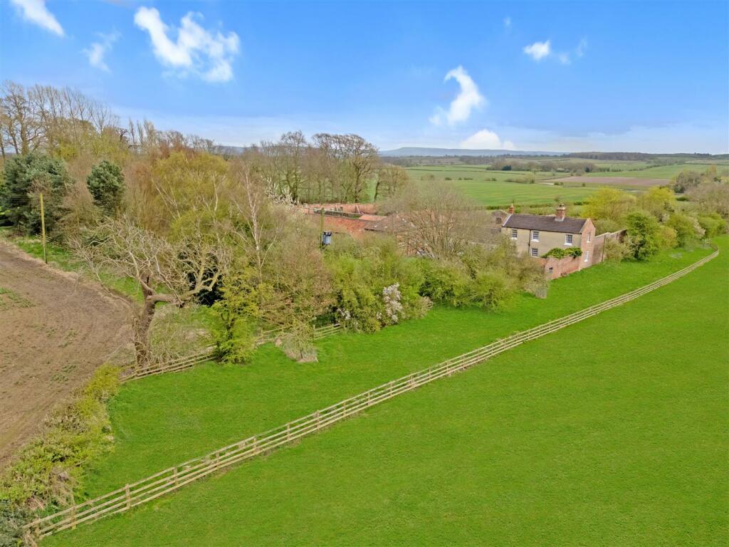 4 bedroom house for sale in Little Smeaton, Hornby, Northallerton, DL6