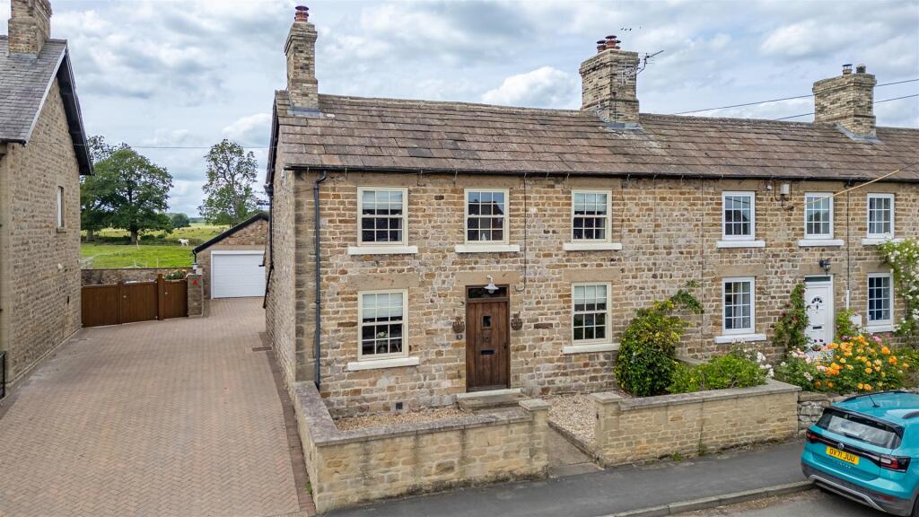 Main image of property: 3 North Road, Hackforth, Bedale, DL8 1NP
