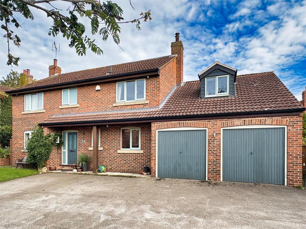 Main image of property: The Oaks, Brafferton