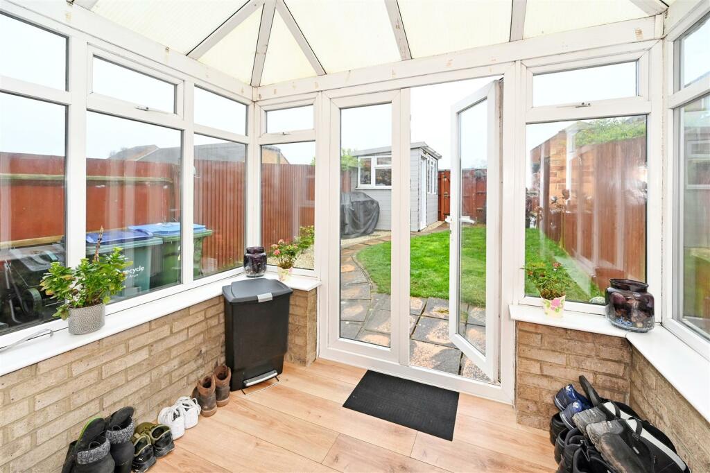 3 bedroom terraced house for sale in Yapton Road, Barnham, PO22