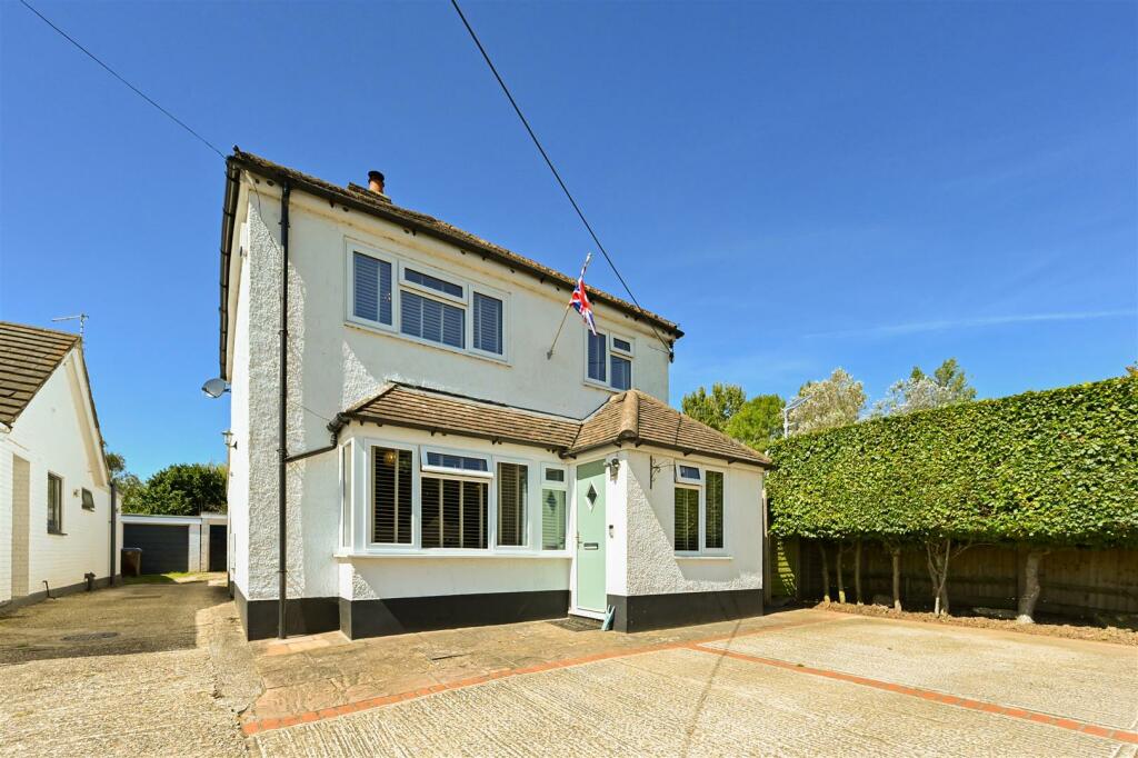 4 bedroom detached house for sale in Yapton Lane, Walberton, BN18