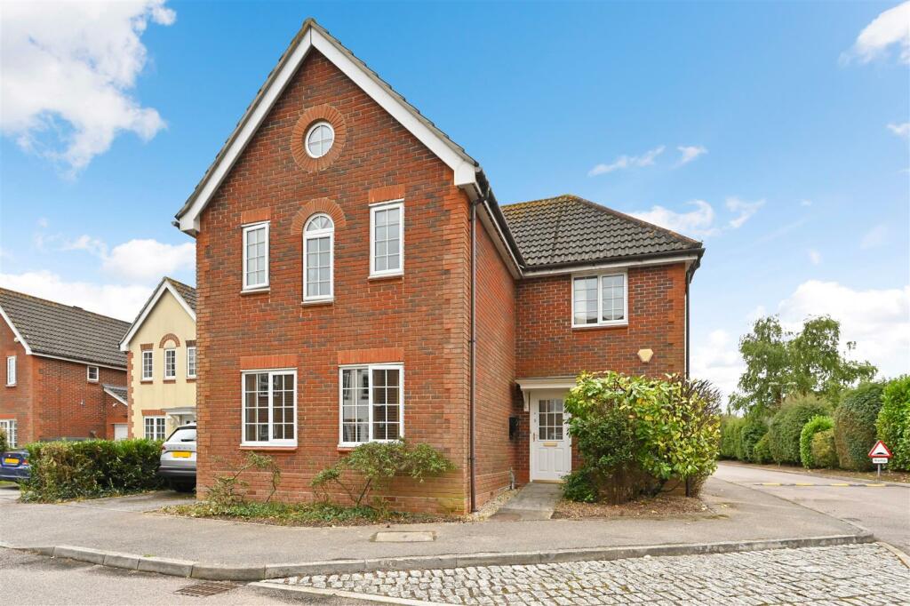 4 bedroom detached house for sale in Saxby Close, Barnham, PO22