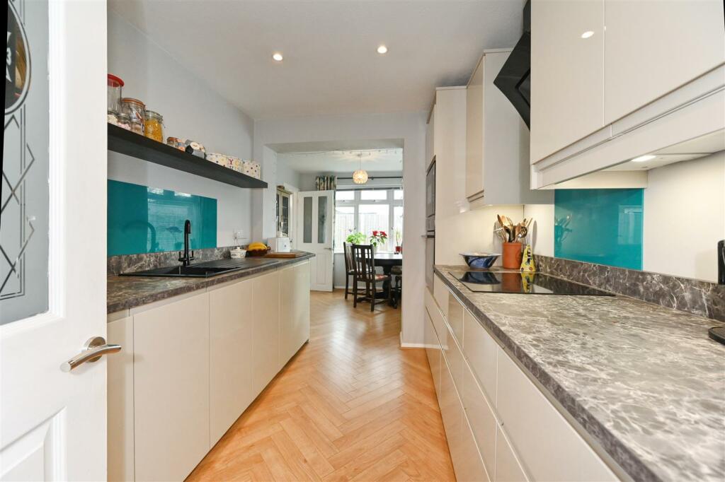 Additional property image - Fordwater Gardens, Yapton