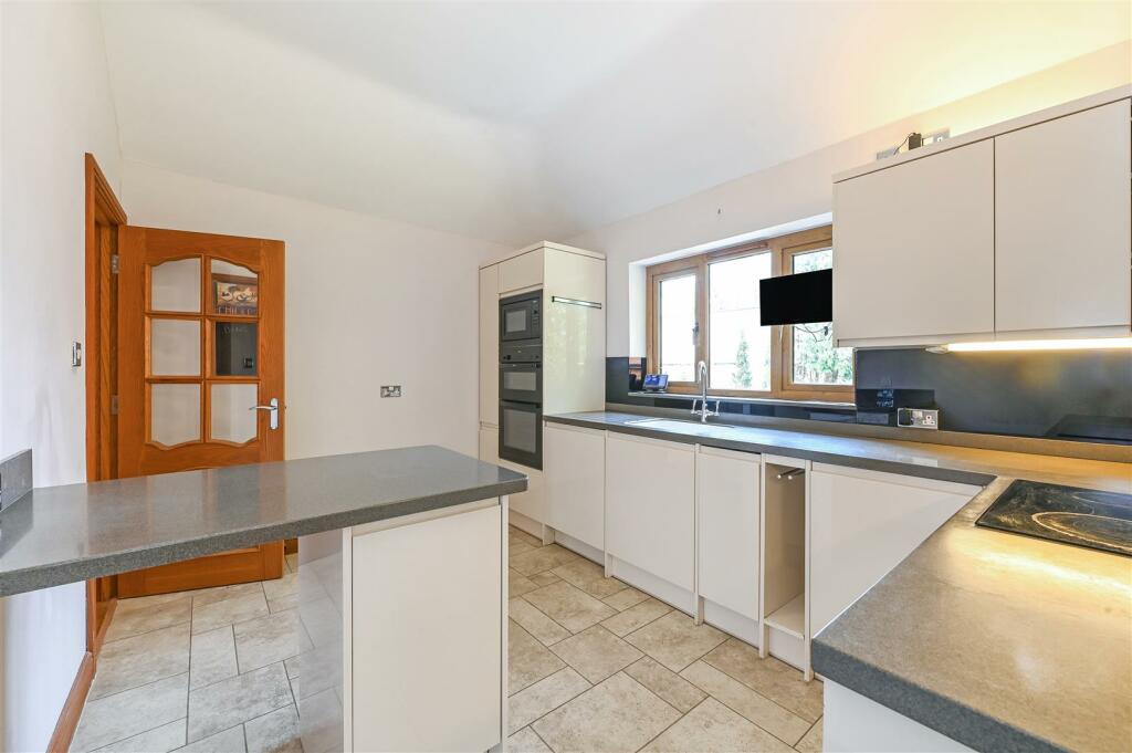 Additional property image - Brittens Lane, Fontwell