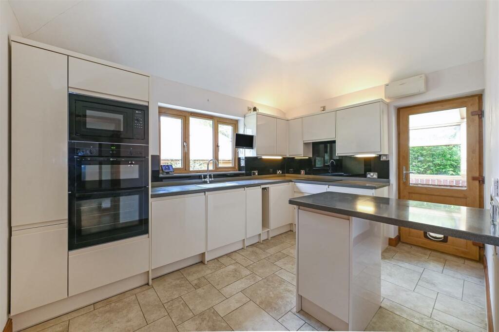 Additional property image - Brittens Lane, Fontwell