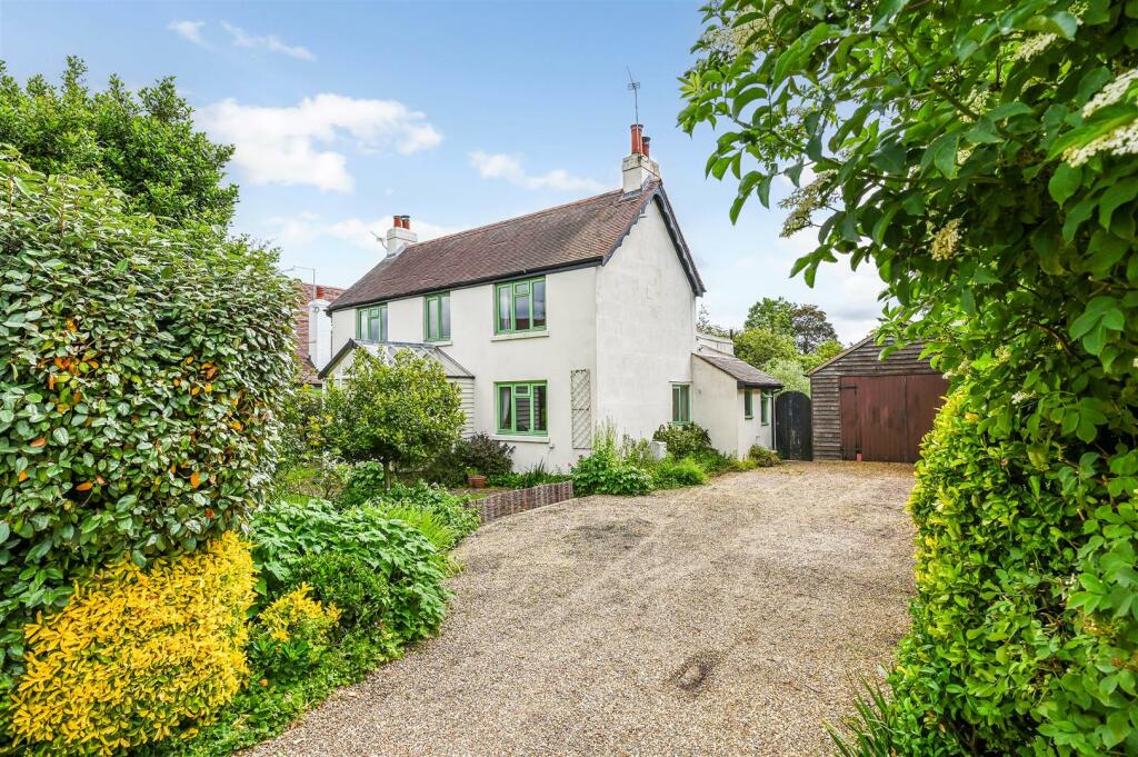 4 bedroom detached house for sale in Downview Road, Barnham, PO22