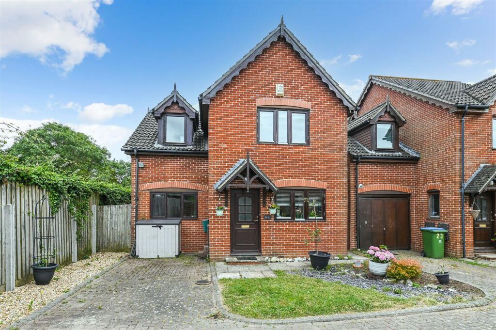 Main image of property: Oak Tree Lane, Woodgate