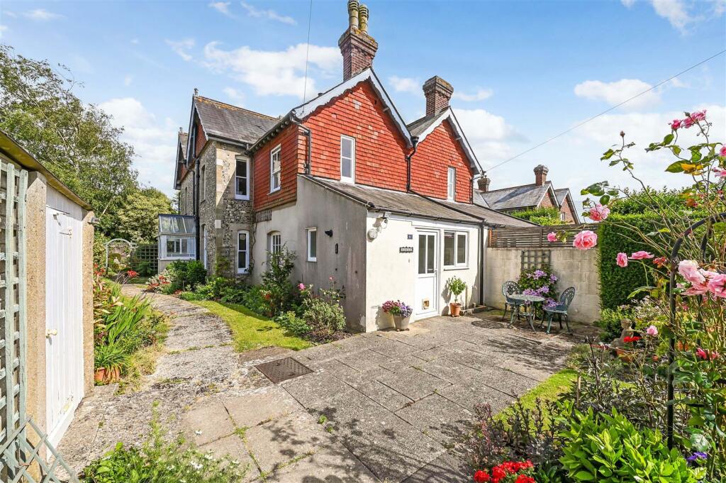 3 bedroom semidetached house for sale in Dairy Lane, Walberton, BN18