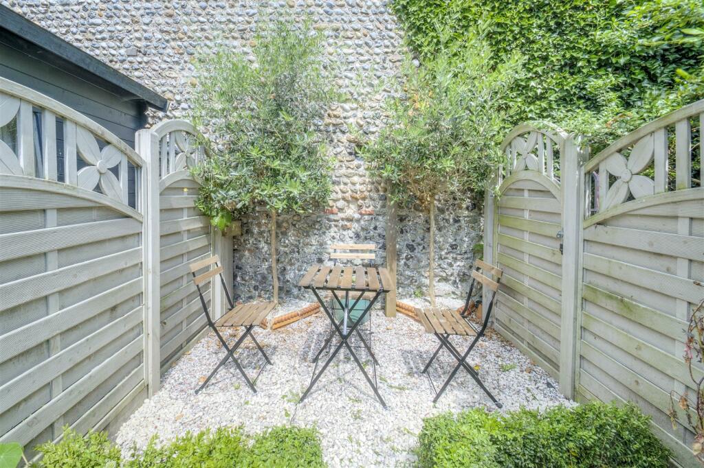 Additional property image - Arun Street, Arundel