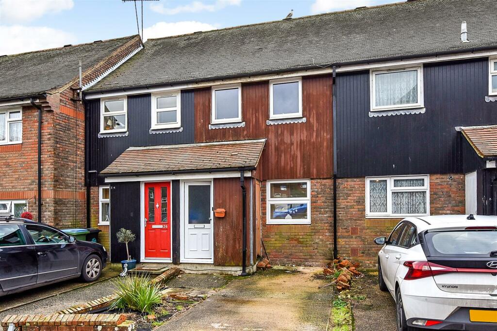 2 bedroom terraced house for sale in Ellis Close, Arundel, BN18