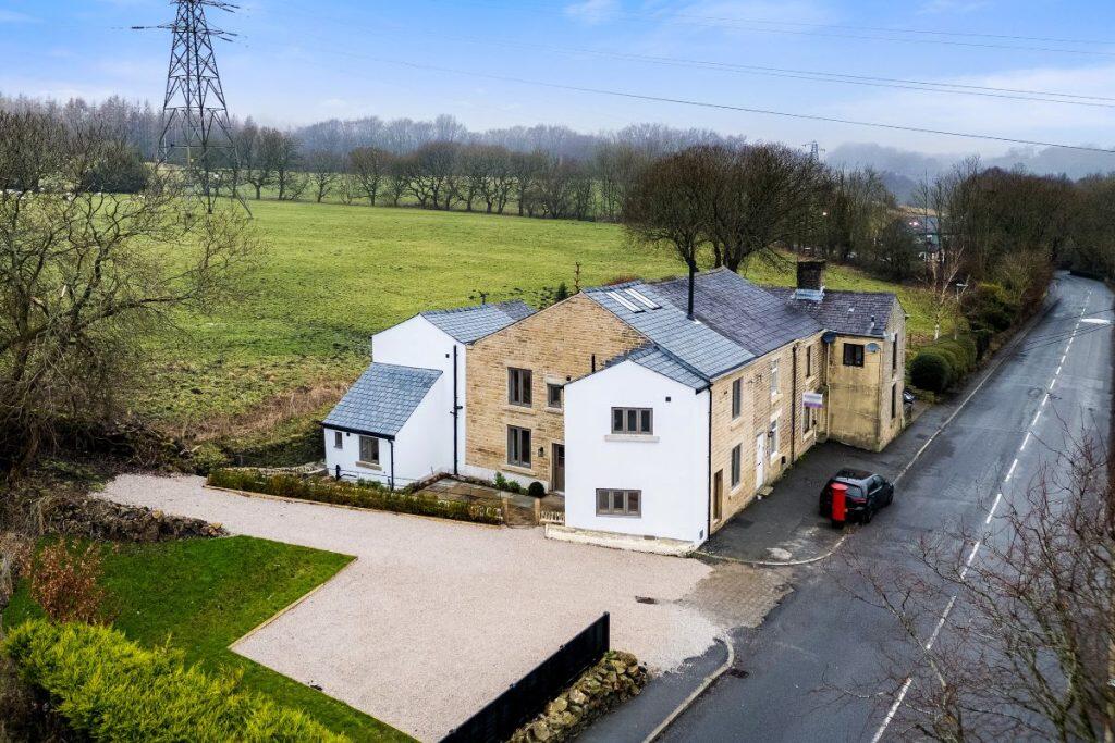 Main image of property: 213 Chapeltown Road, Bromley Cross, Bolton BL7 9AN