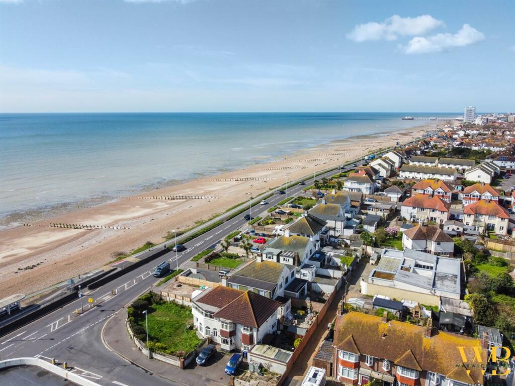 5 bedroom detached house for sale in Brighton Road, Worthing, BN11