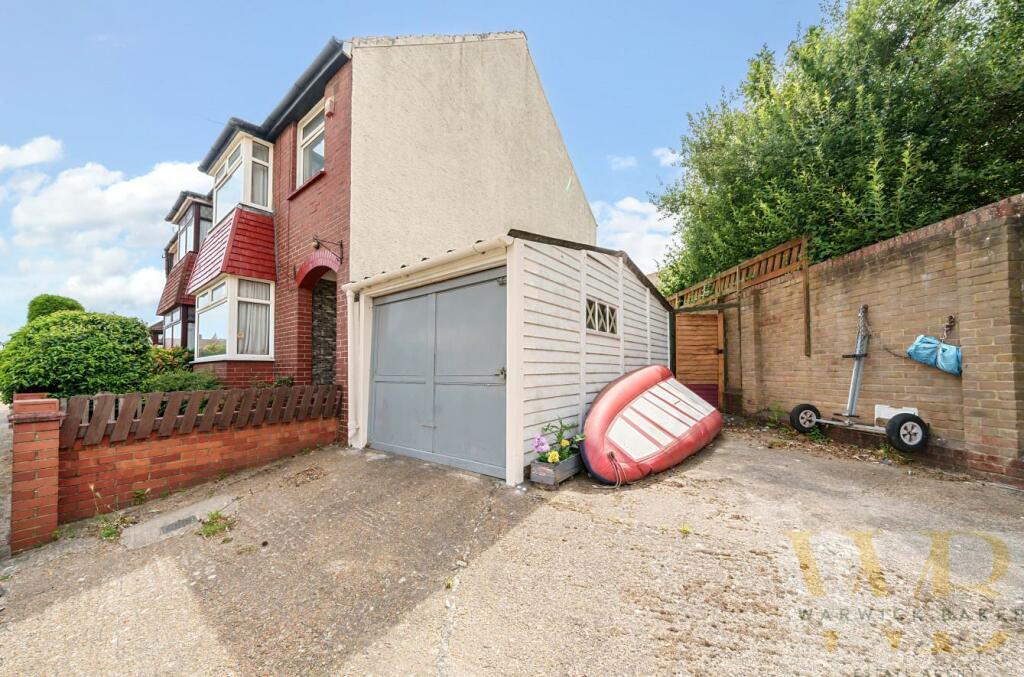 3 bedroom semidetached house for sale in Old Shoreham Road, Shoreham