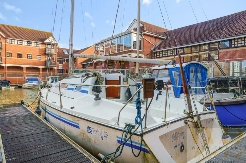 2 bedroom detached house for sale in Emerald Quay, ShorehamBySea, BN43