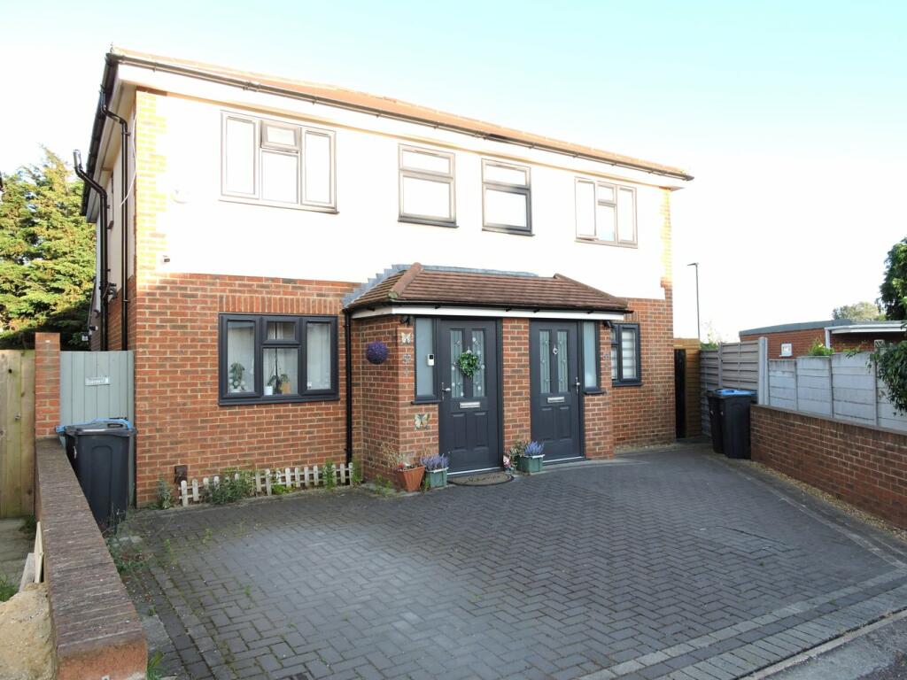 Main image of property: Stoneleigh Avenue, Enfield, Middlesex, EN1