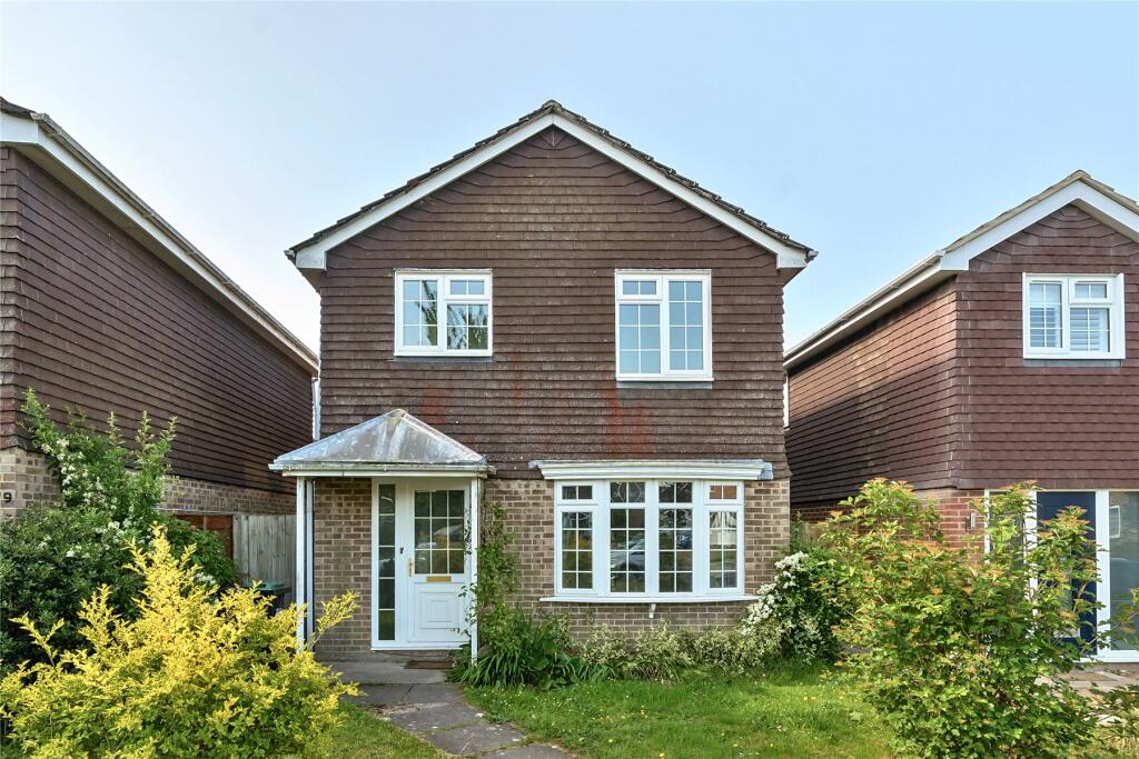 Main image of property: Samber Close, Forest Vale, Lymington, Hampshire, SO41