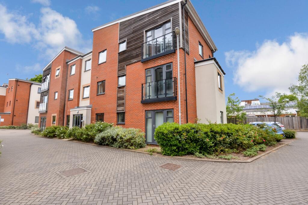 Main image of property: Nursery Close, Botley, Oxford, OX2 