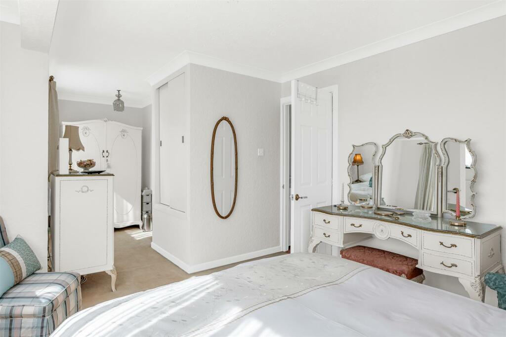 Additional property image - Birch Grove, Welwyn