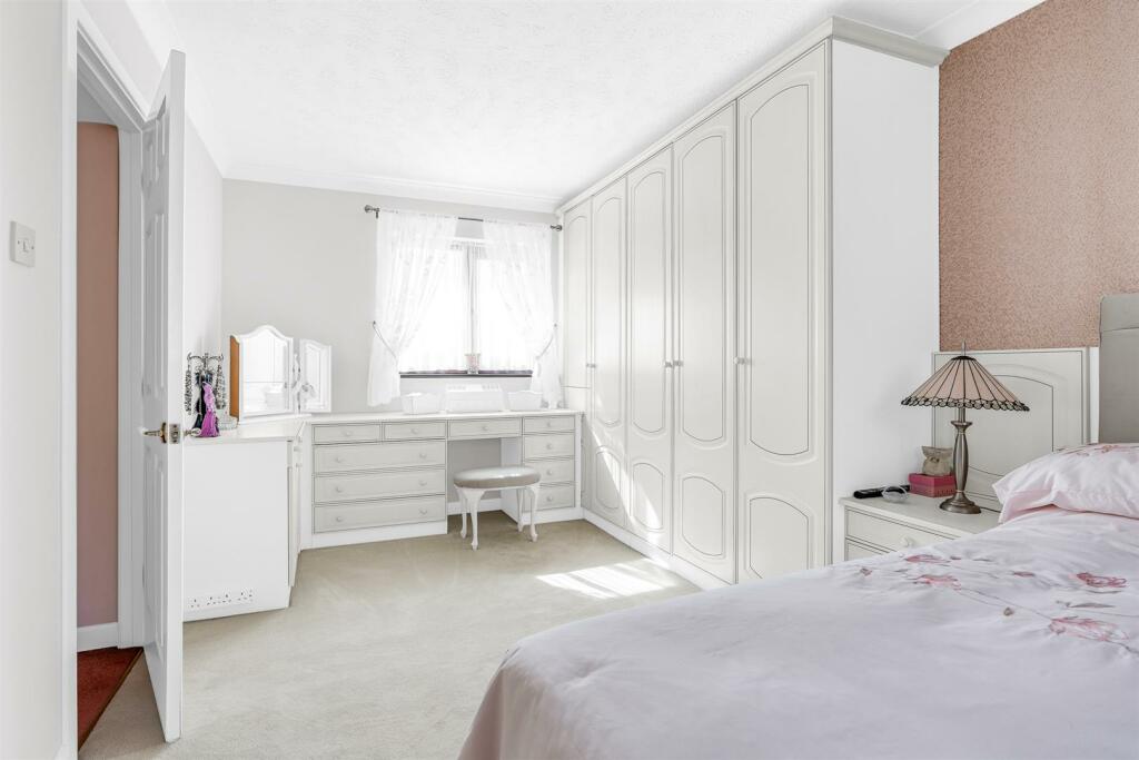 Additional property image - Birch Grove, Welwyn