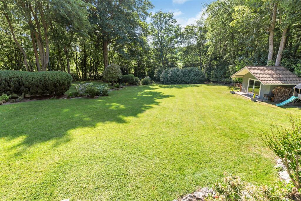 Additional property image - Queen Hoo Lane, Tewin, Welwyn