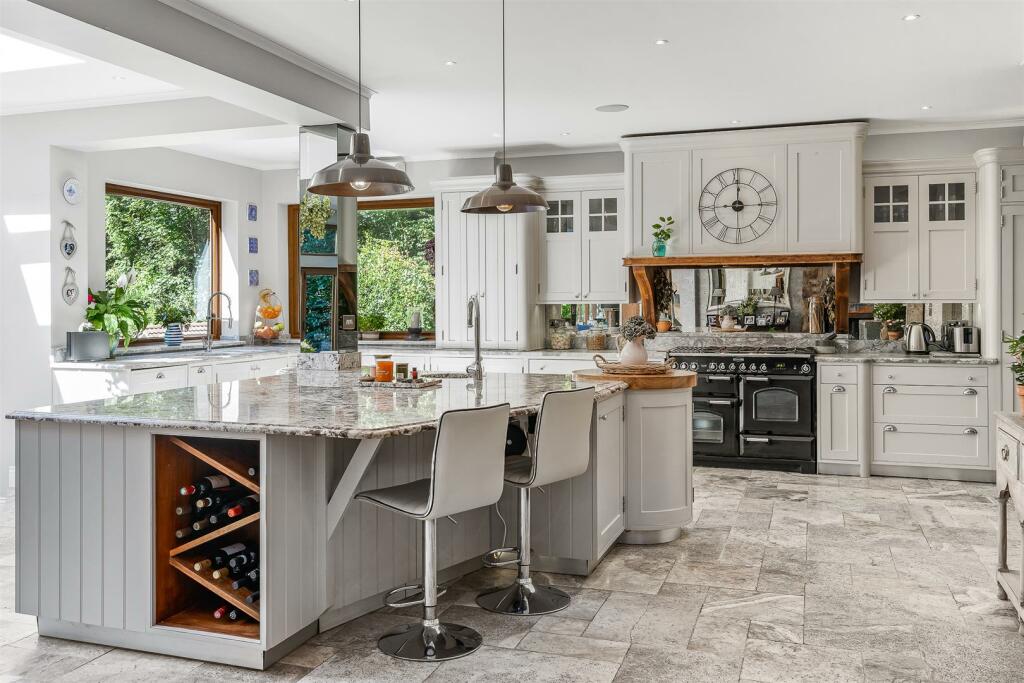 Additional property image - Queen Hoo Lane, Tewin, Welwyn