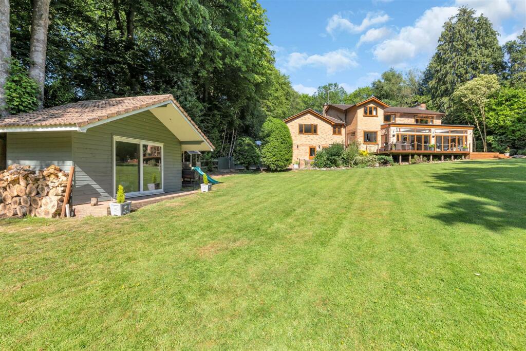 Additional property image - Queen Hoo Lane, Tewin, Welwyn