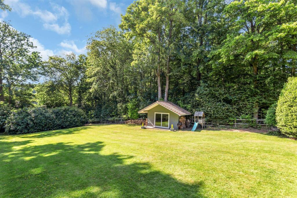 Additional property image - Queen Hoo Lane, Tewin, Welwyn