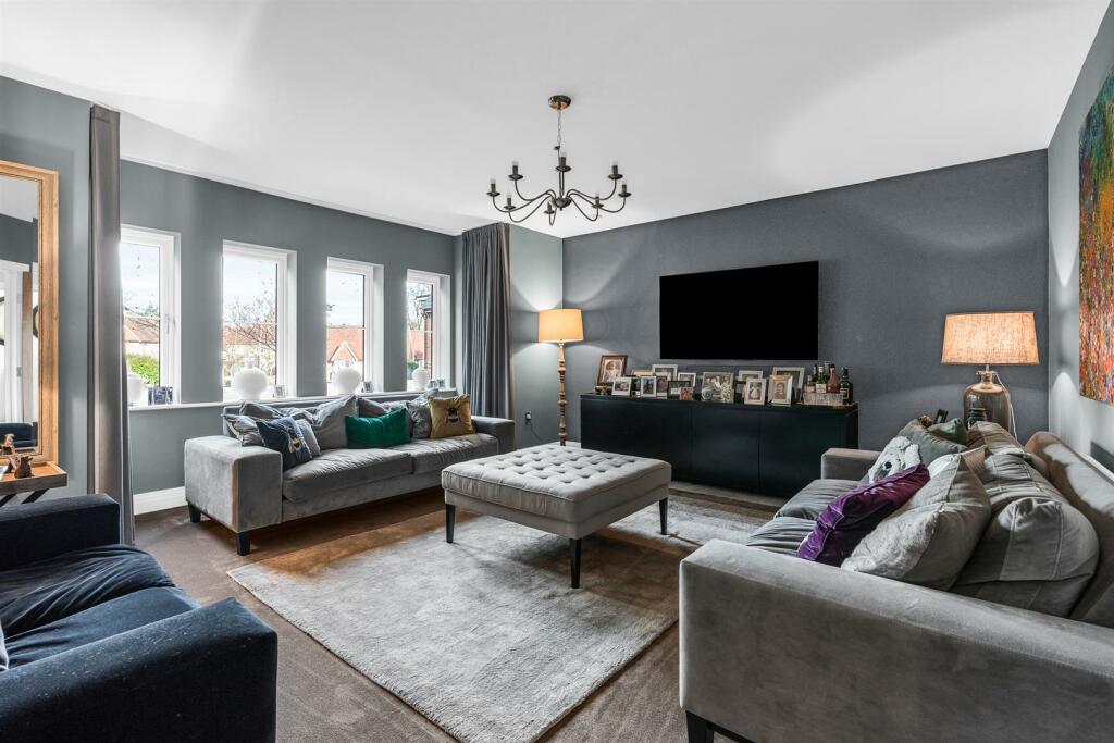 Additional property image - Frythe Avenue, Welwyn