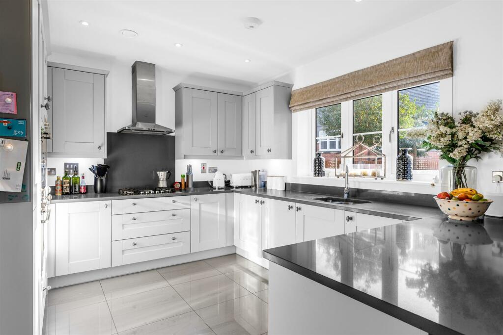 Additional property image - Frythe Avenue, Welwyn