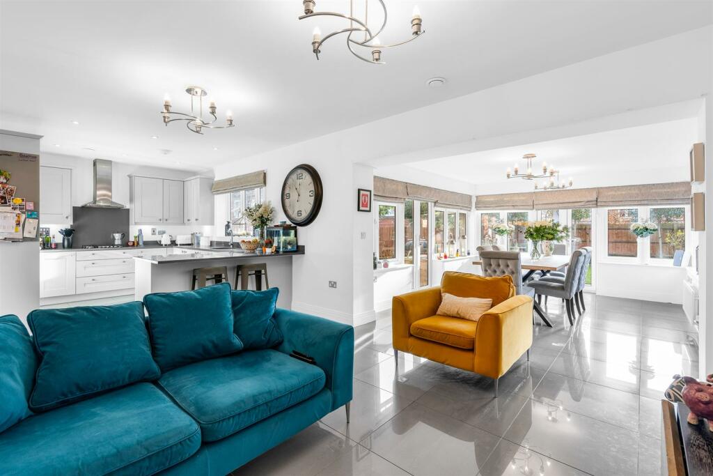 Additional property image - Frythe Avenue, Welwyn