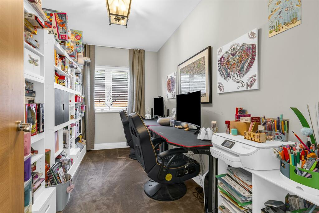 Additional property image - Frythe Avenue, Welwyn