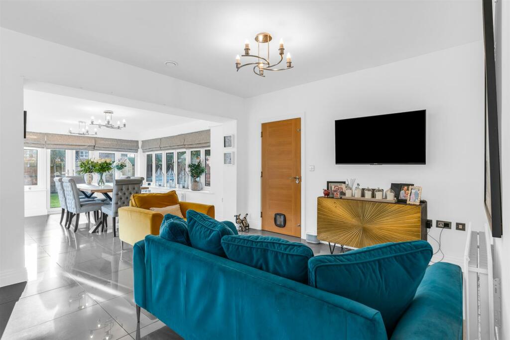 Additional property image - Frythe Avenue, Welwyn