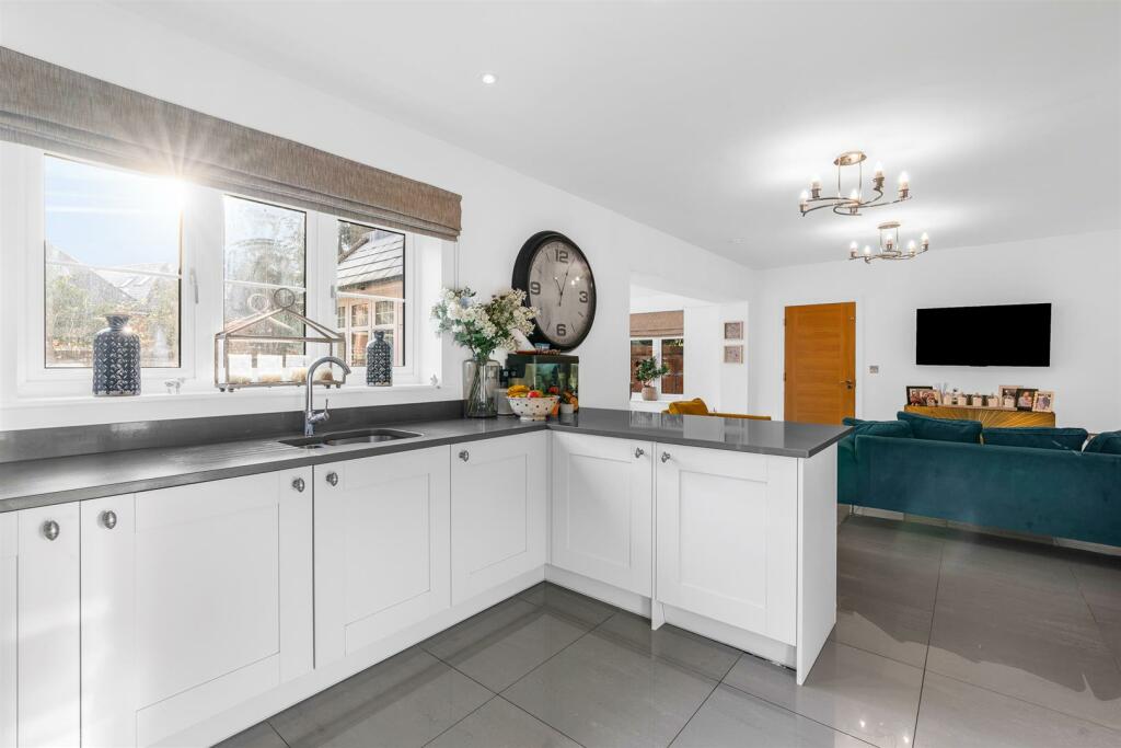 Additional property image - Frythe Avenue, Welwyn