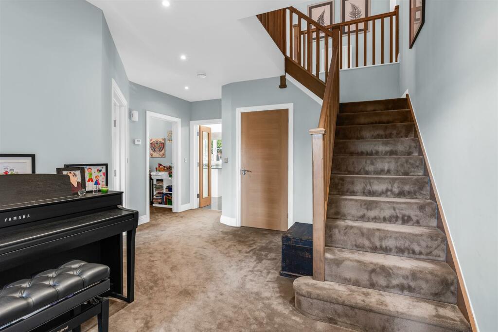 Additional property image - Frythe Avenue, Welwyn